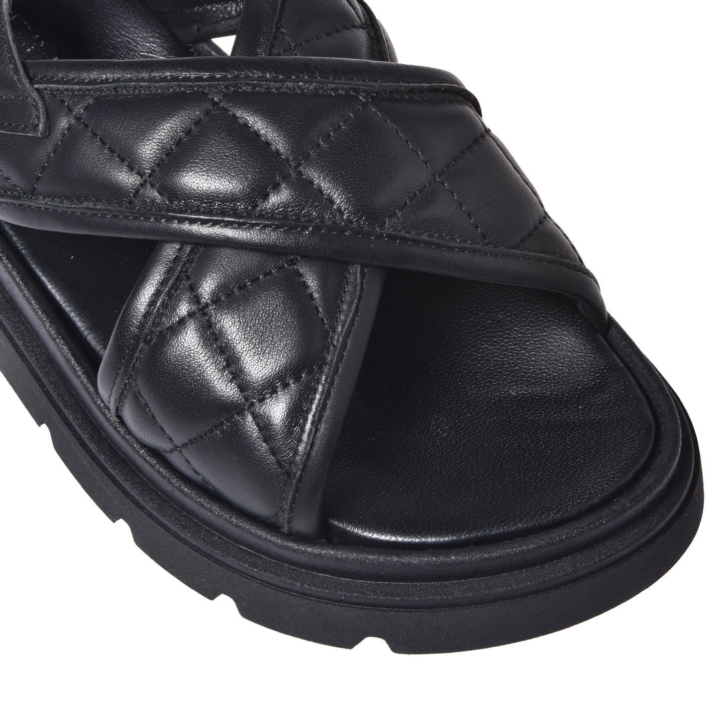 Sandale en cuir matelassé noir