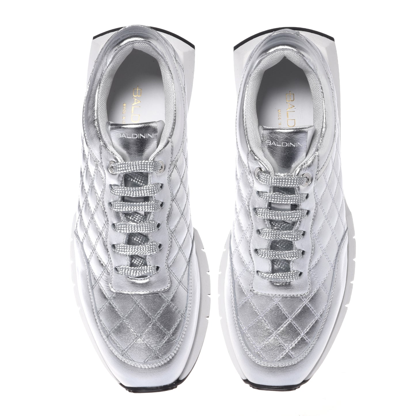 Sneaker en nappa laminé matelassé argent