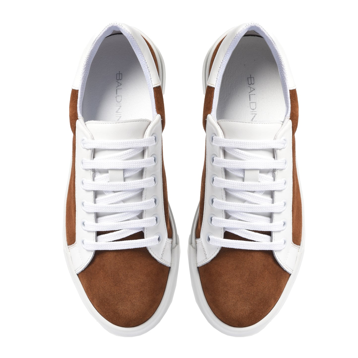 Sneaker en cuir suédé couleur cuir