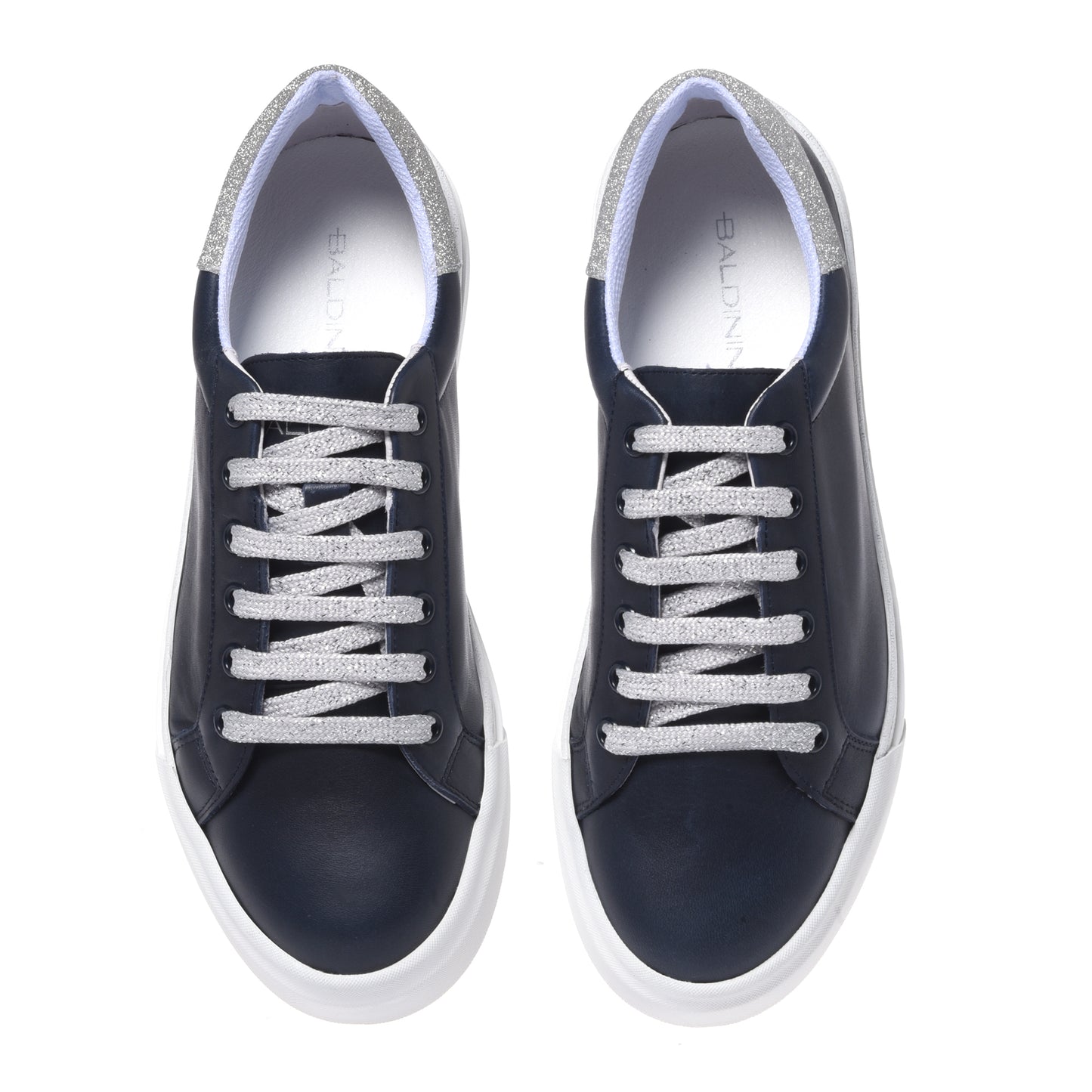Sneaker en cuir noir et paillettes argentées