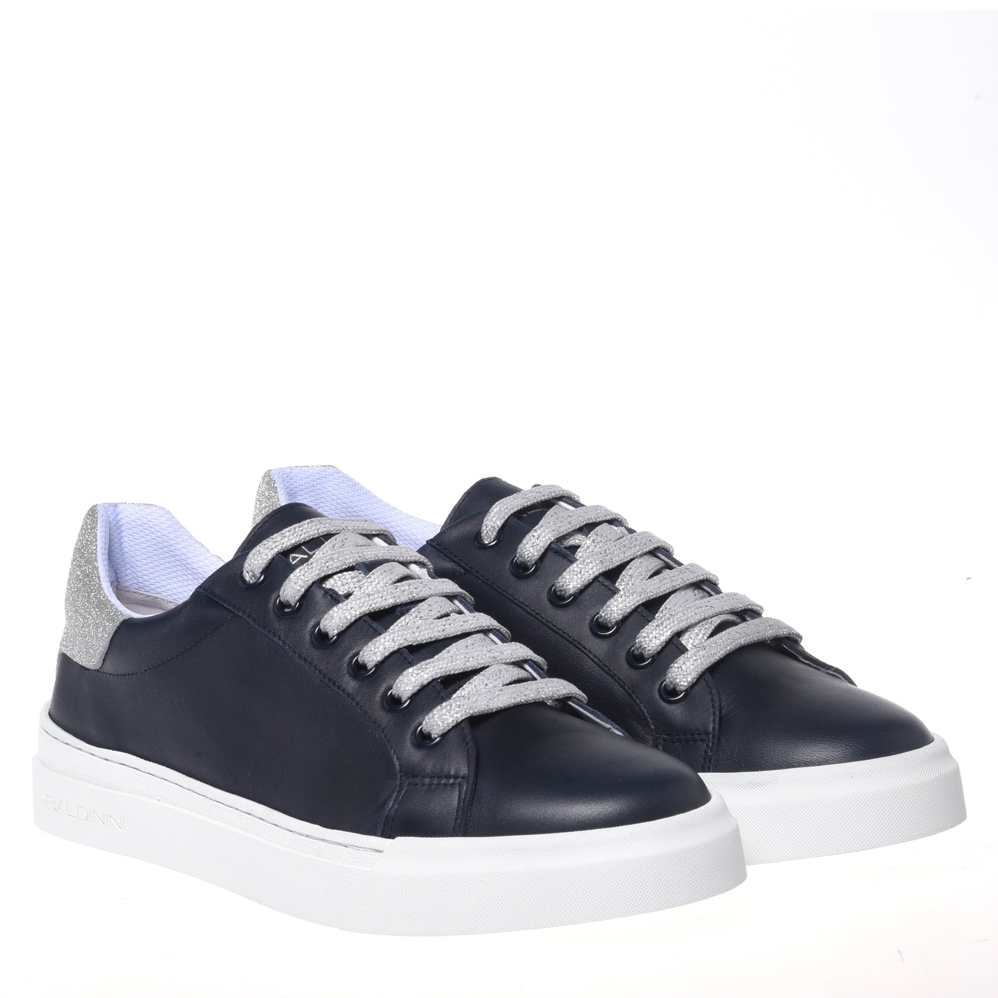 Sneaker en cuir noir et paillettes argentées