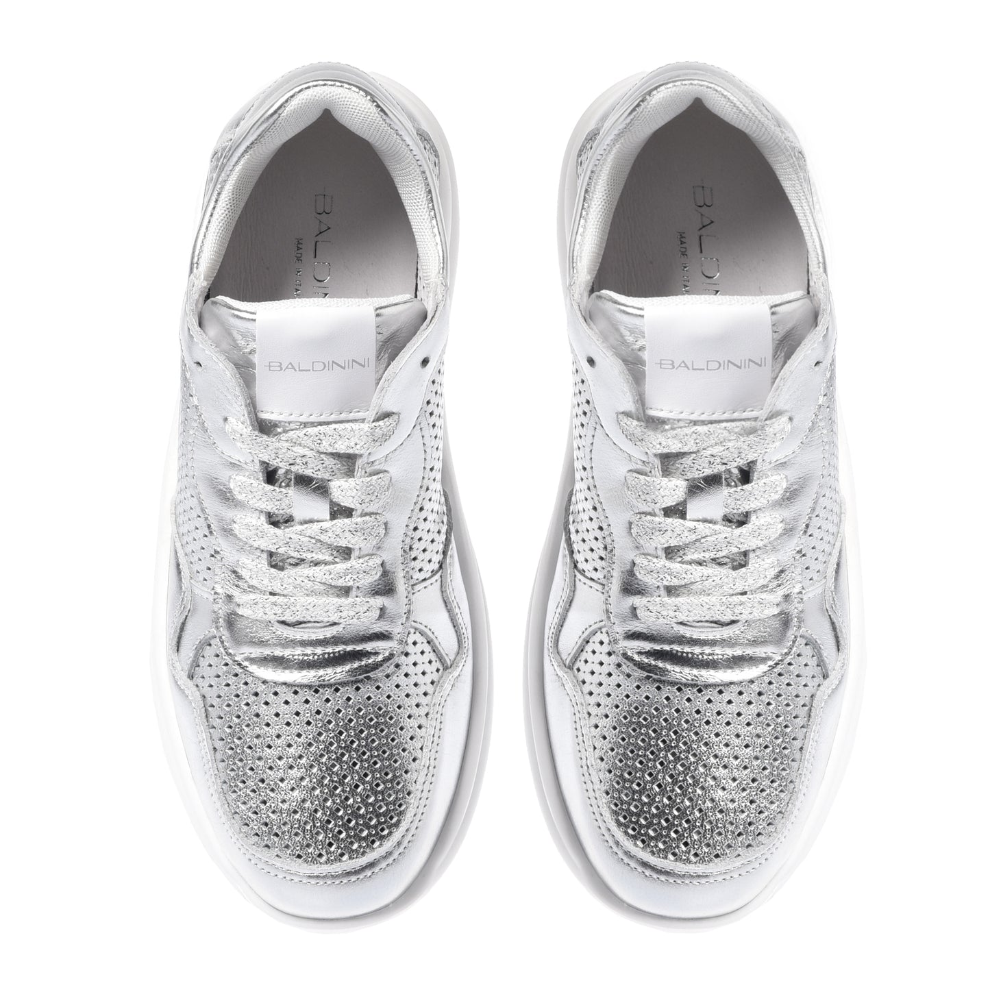 Sneaker en nappa laminé perforé argent