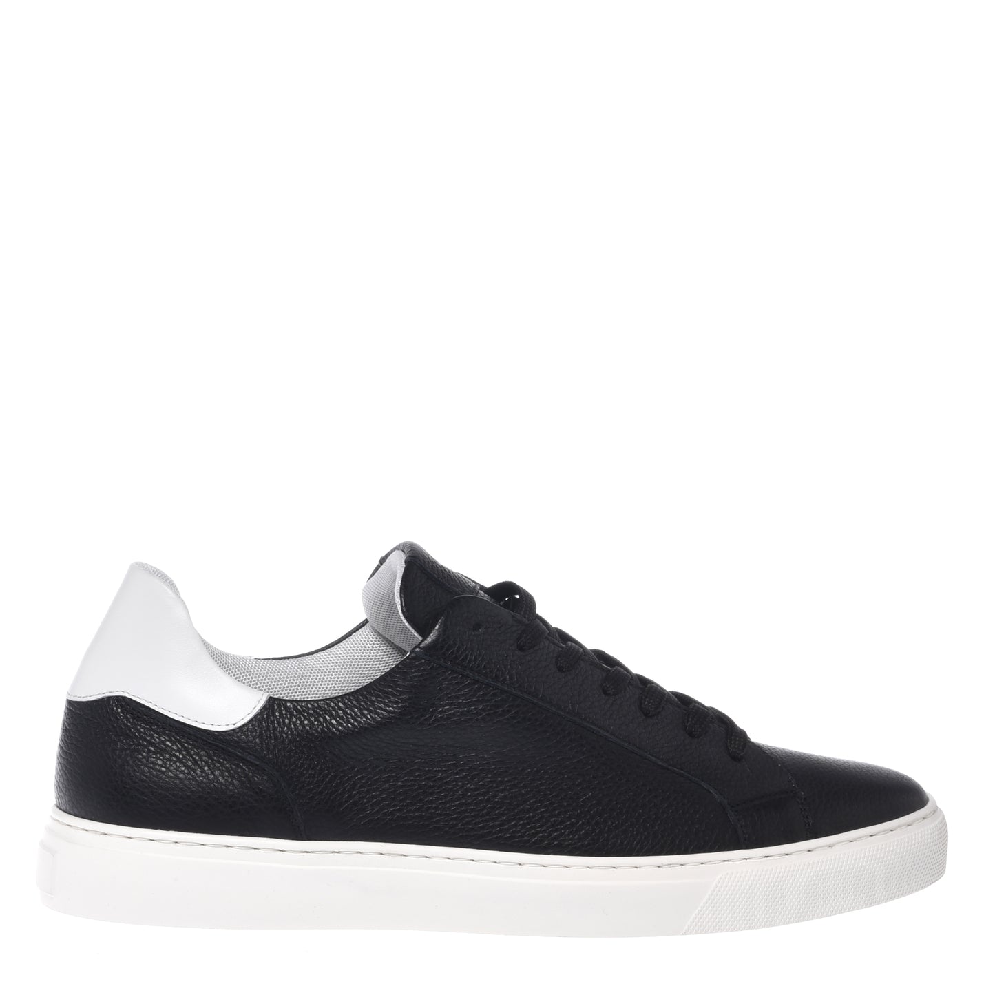 Black grained leather sneaker