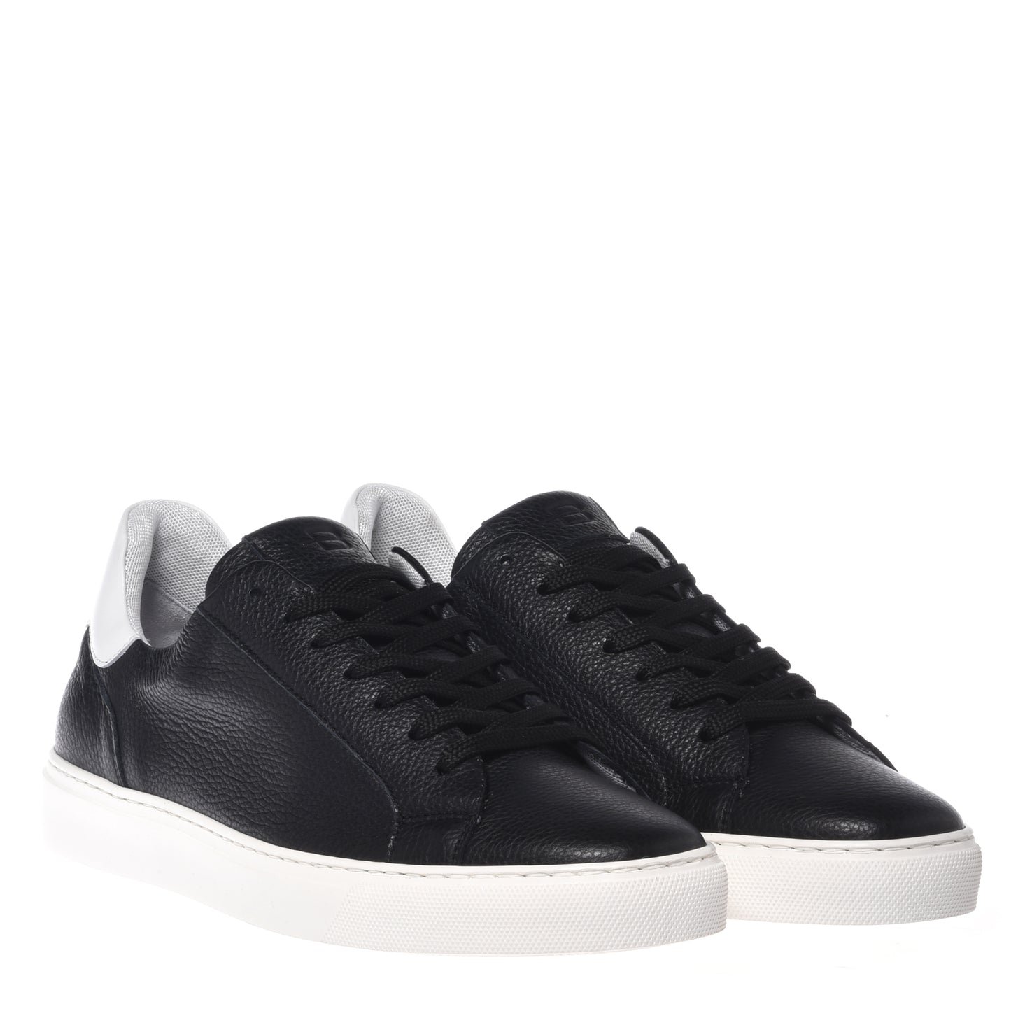 Black grained leather sneaker