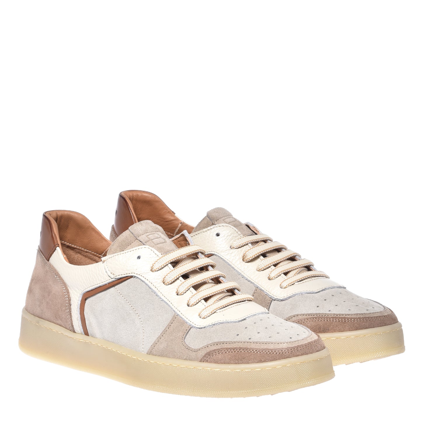 Sneaker en daim beige et cuir grainé blanc cassé