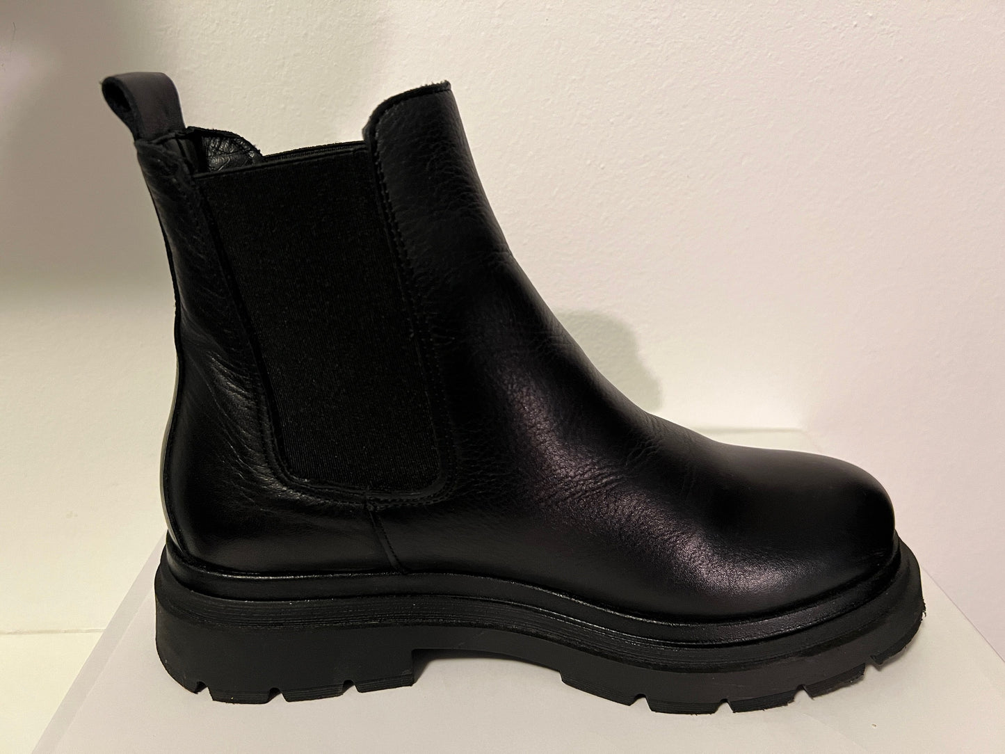 Stivaletto in pelle nera