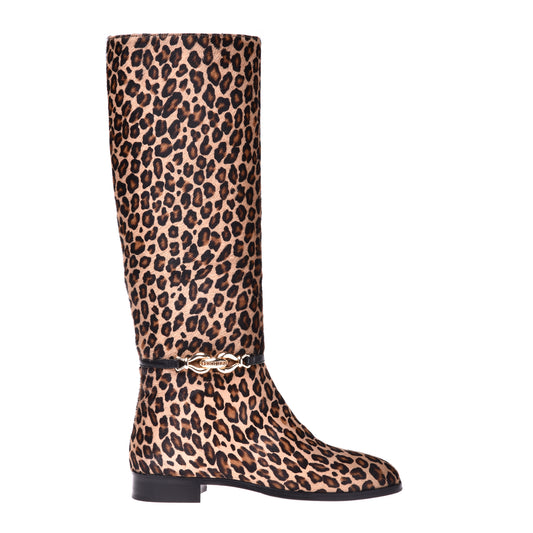 Boots in leopard pony effect