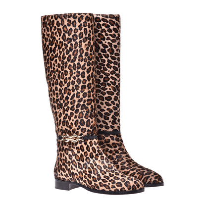 Boots in leopard pony effect
