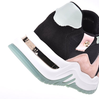 Sneakers en daim rose et tissu noir