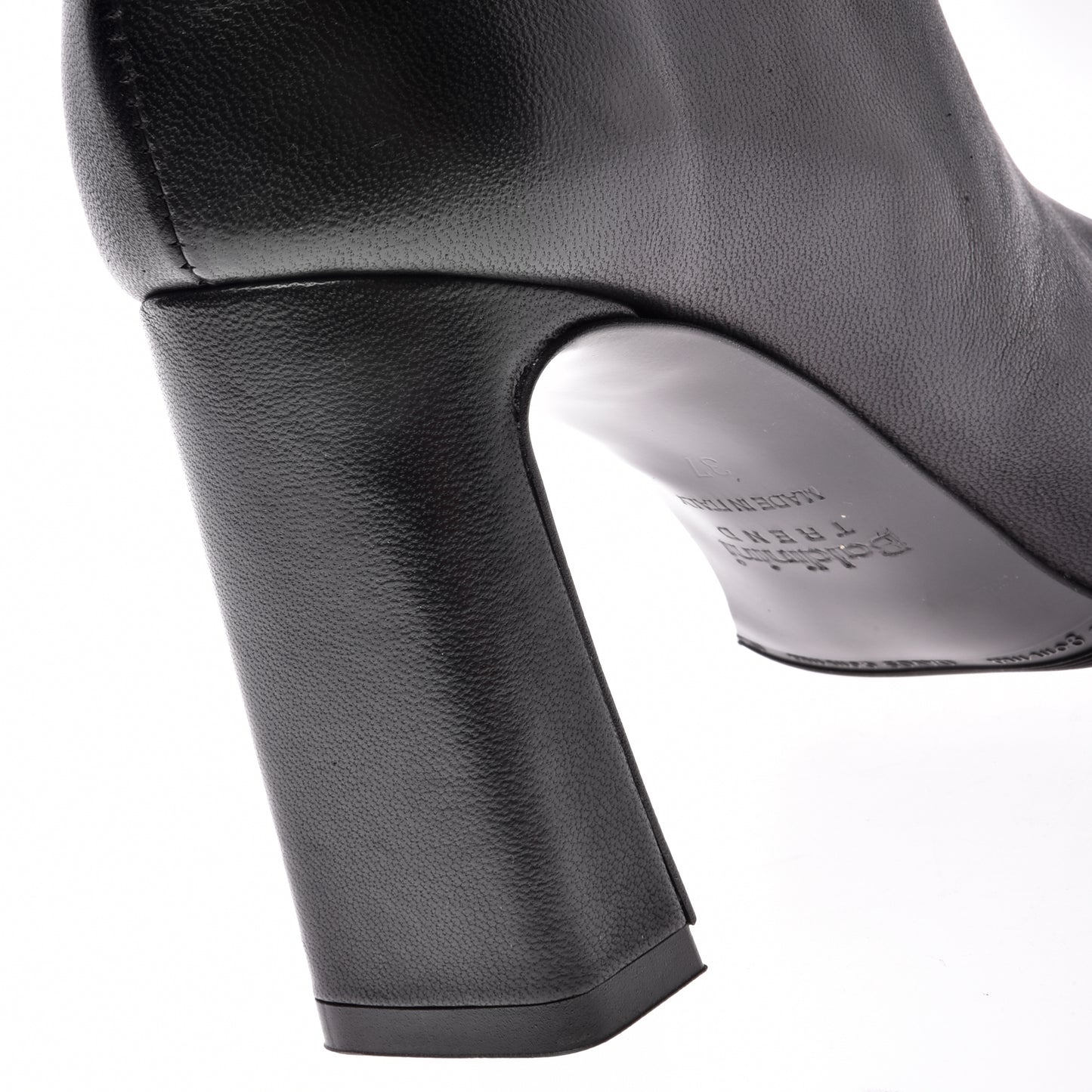 Botte « tube » en nappa noir