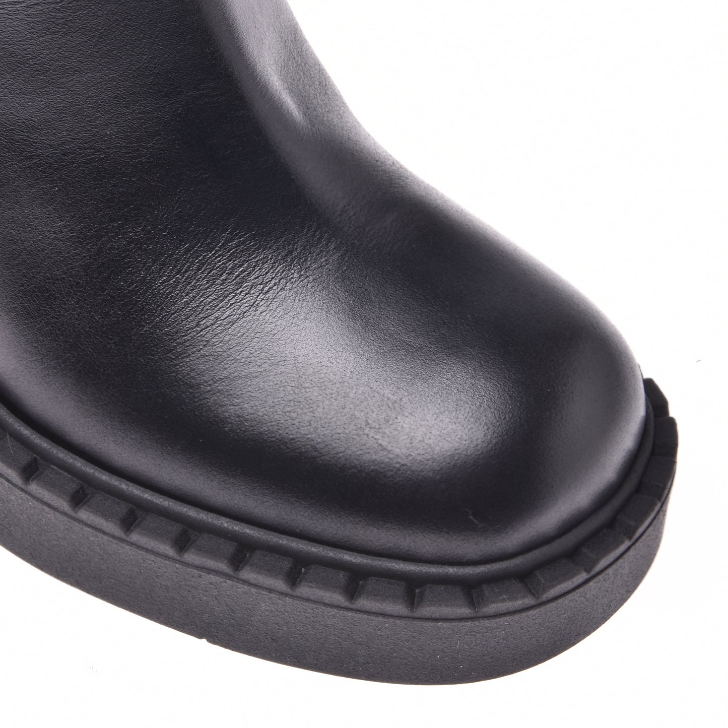 Botte « tube » en cuir de veau noir