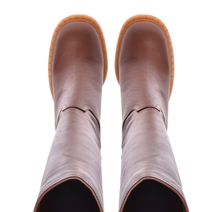 Botte « tube » en cuir de veau couleur cuir