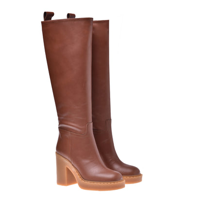 Botte « tube » en cuir de veau couleur cuir