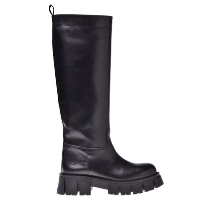 Boots in black calfskin