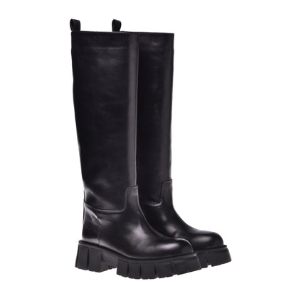 Boots in black calfskin