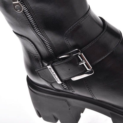 Ankle boots in black calfskin