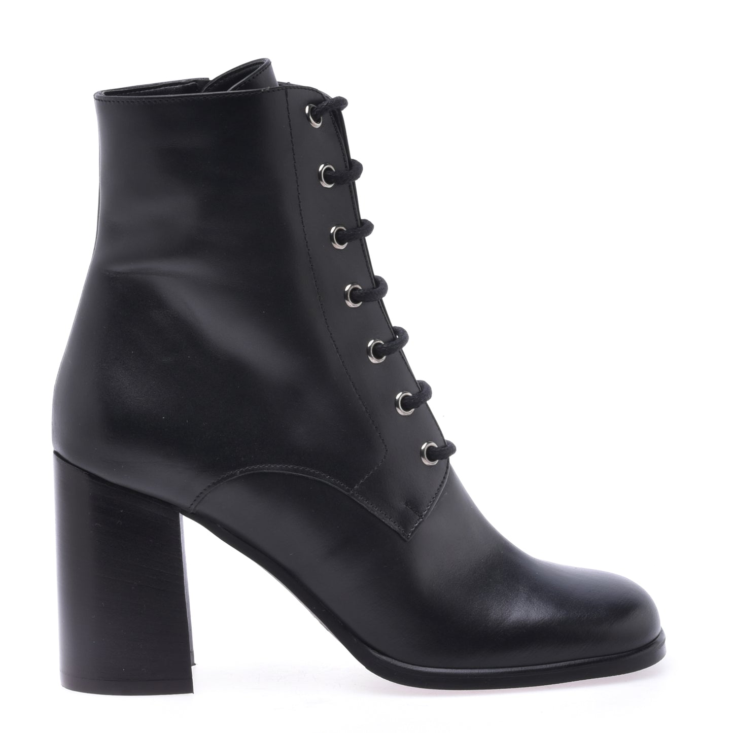 Ankle boots in black calfskin