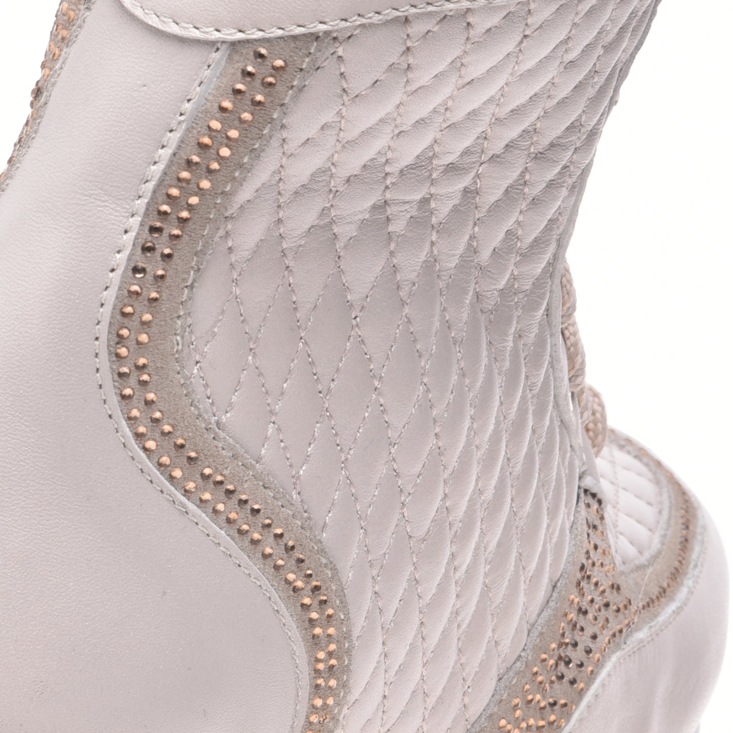 Sneakers montantes en nappa crème matelassé