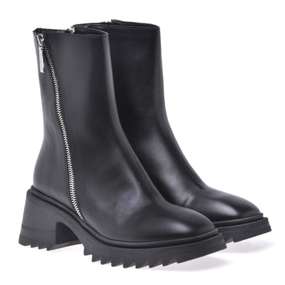 Ankle boots in black calfskin