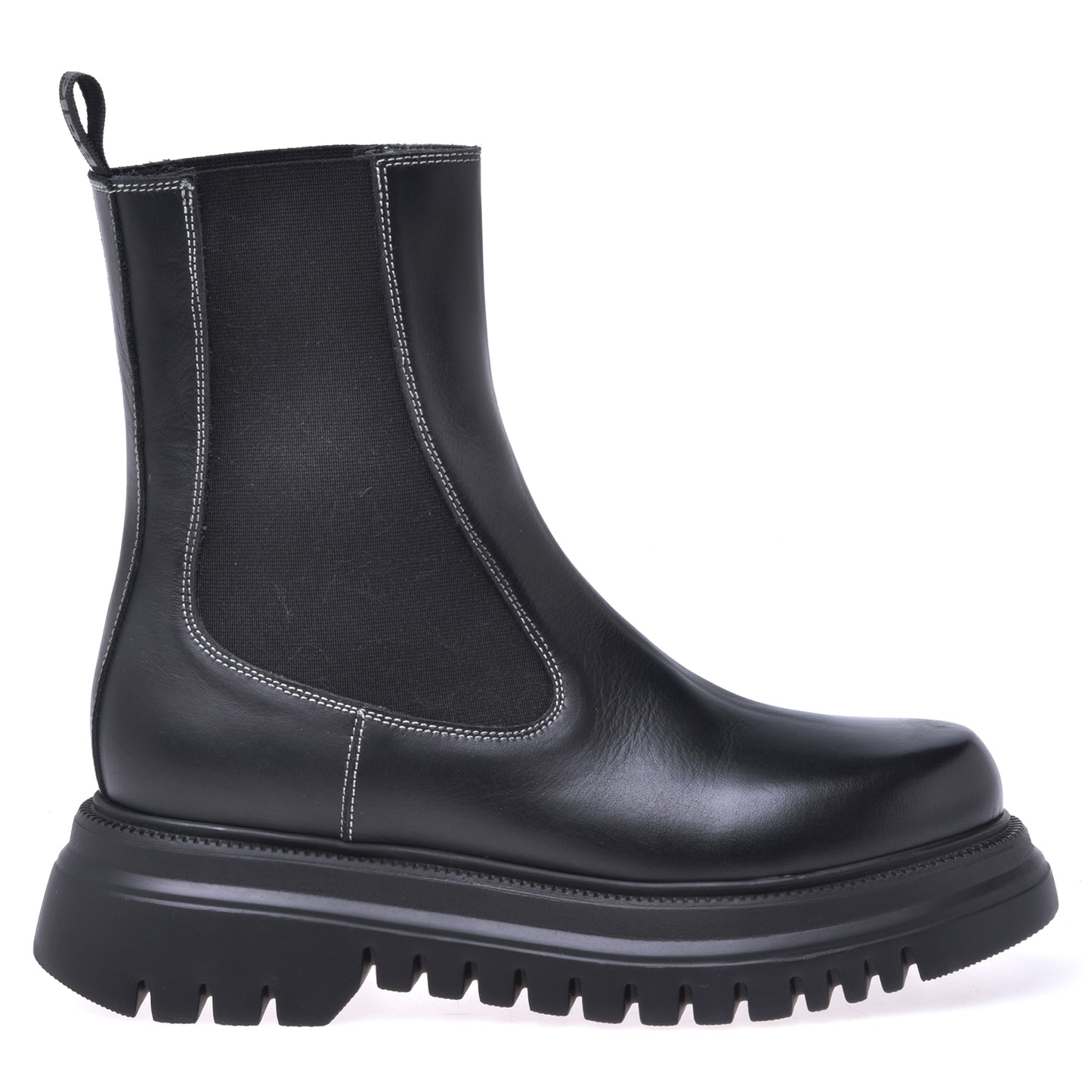 Ankle boots in black calfskin