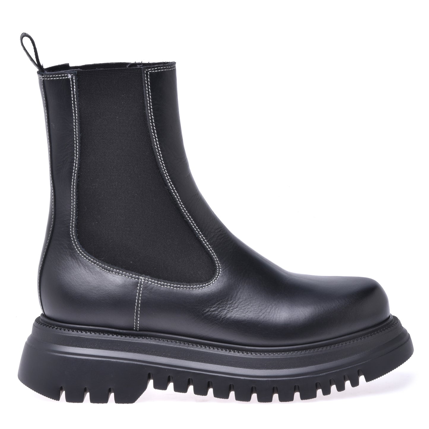 Ankle boots in black calfskin