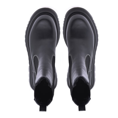 Ankle boots in black calfskin