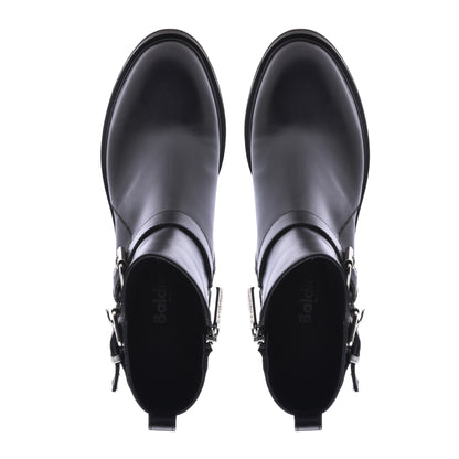 Ankle boots in black calfskin