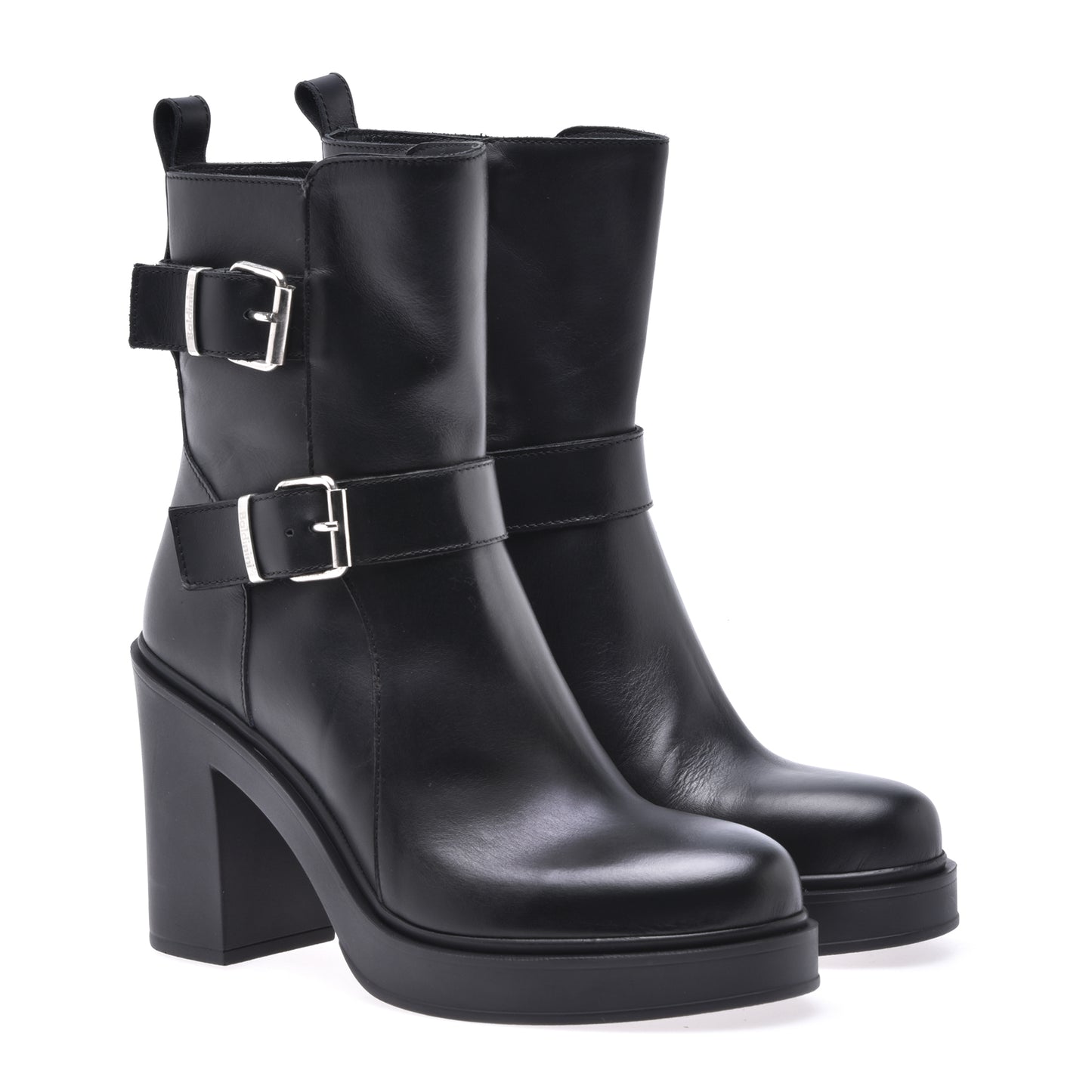 Ankle boots in black calfskin