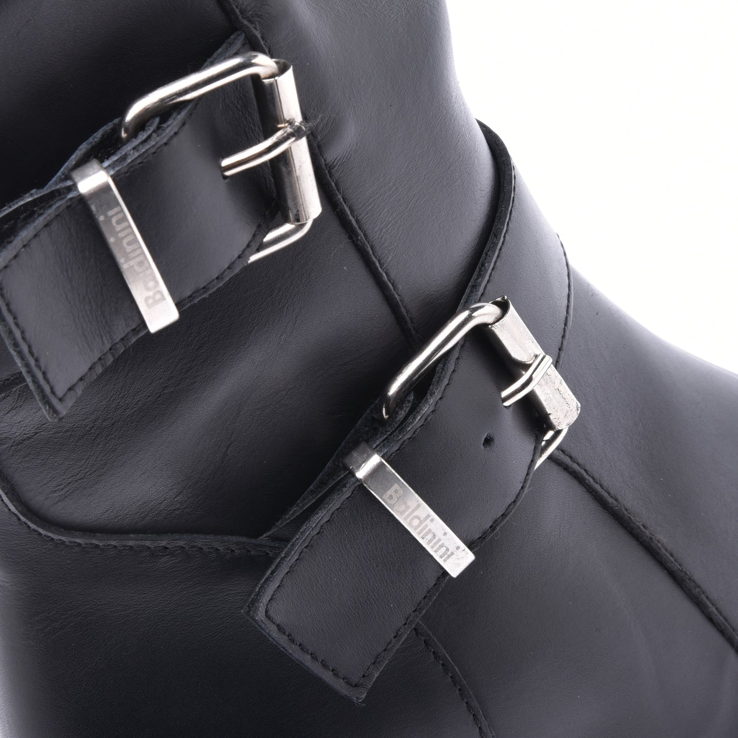 Ankle boots in black calfskin
