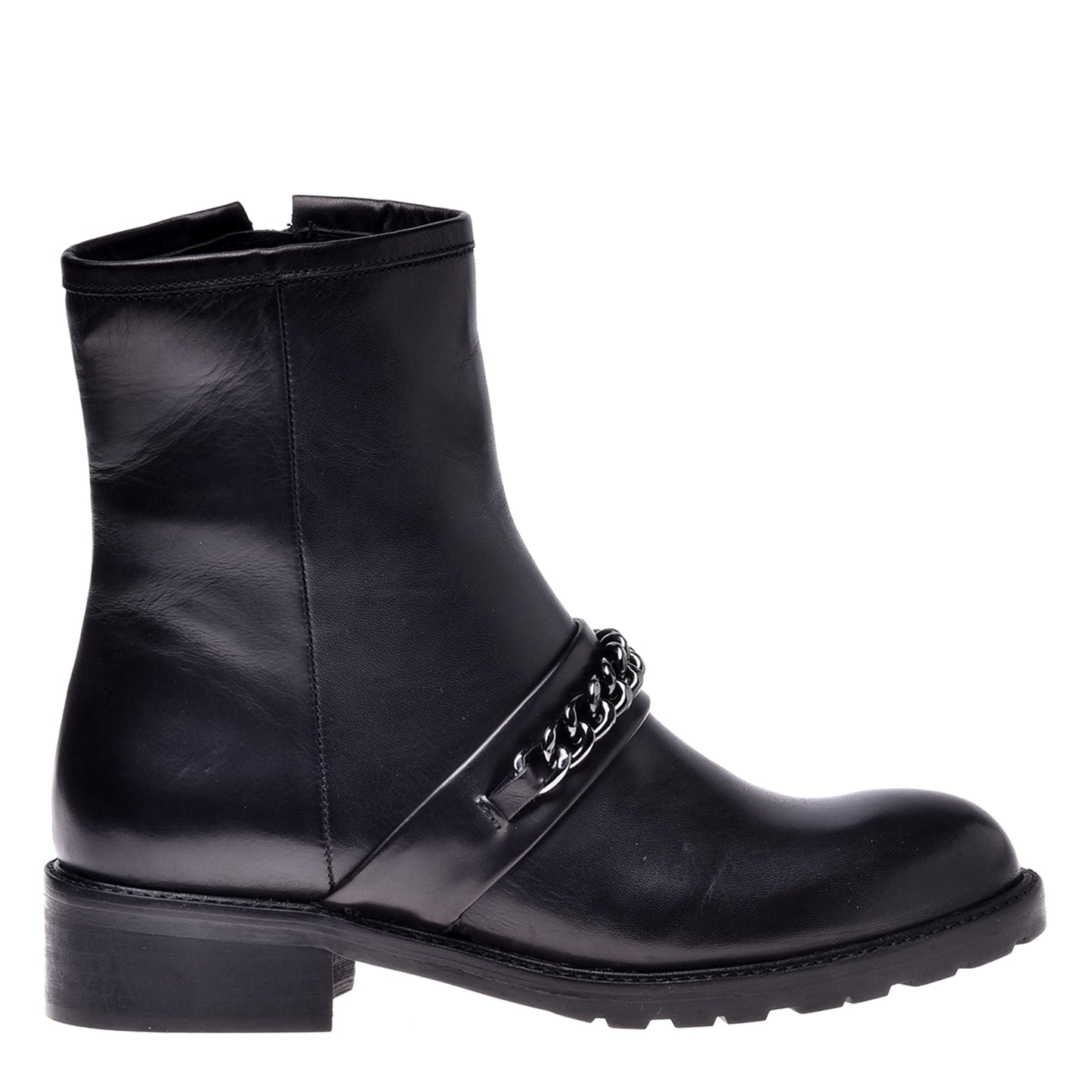 Ankle boots in black calfskin