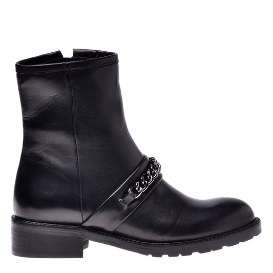 Ankle boots in black calfskin