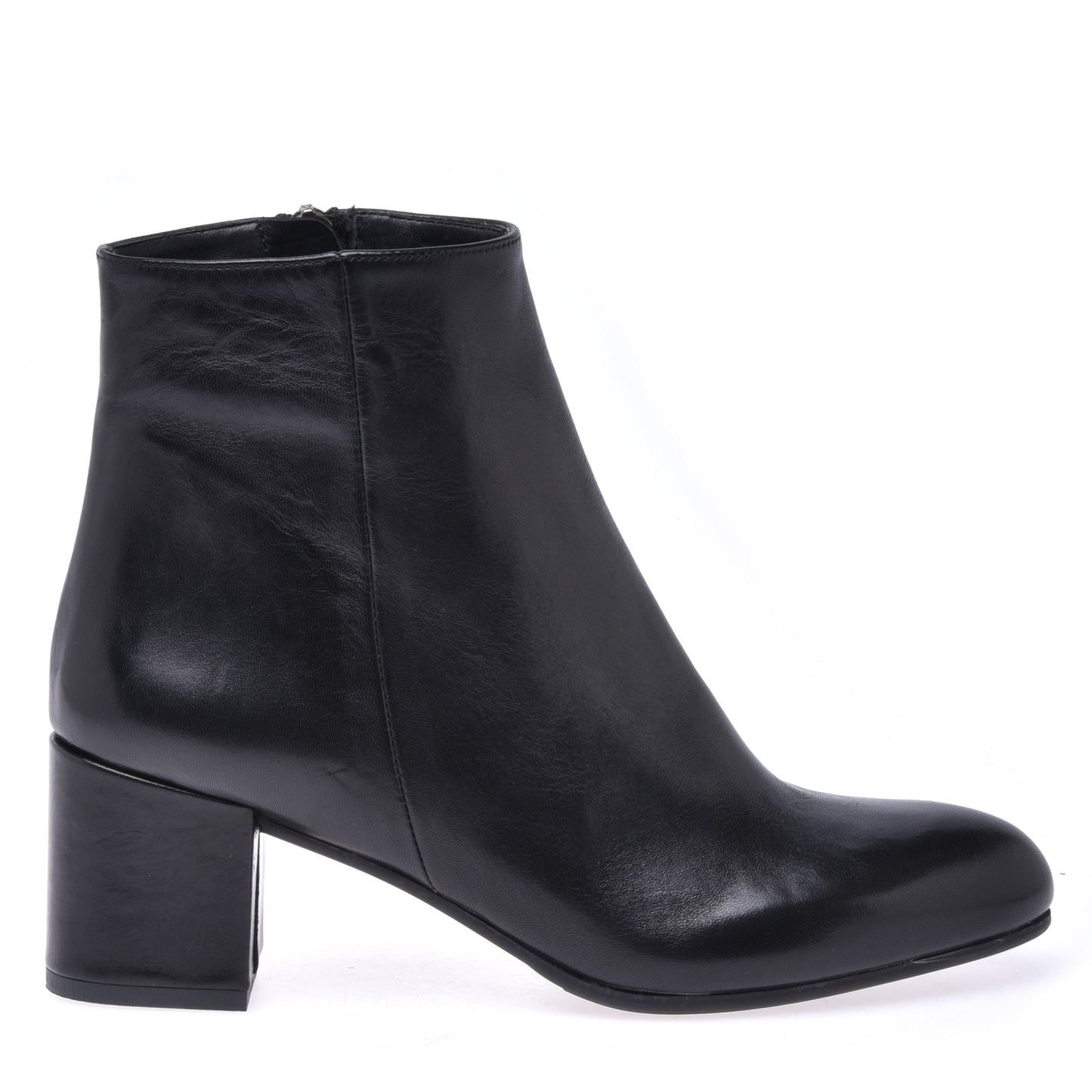 Ankle boots in black calfskin