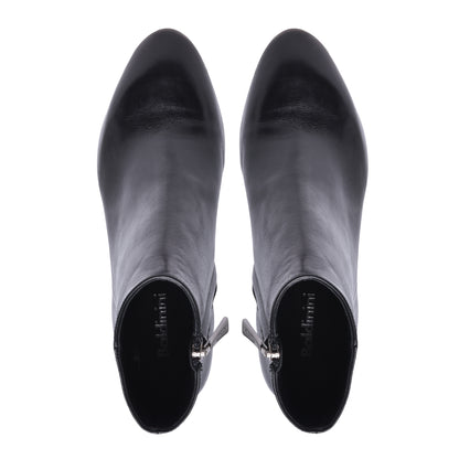 Ankle boots in black calfskin