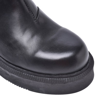 Ankle boots in black calfskin