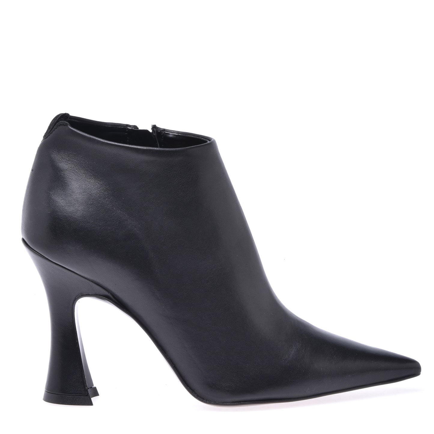 Ankle boots in black nappa
