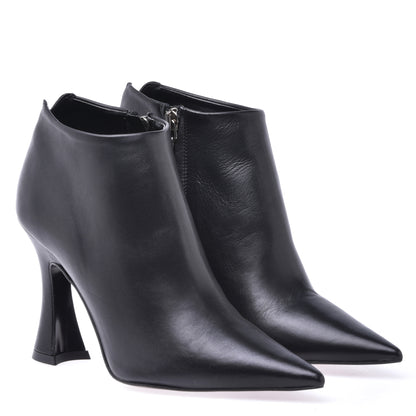Ankle boots in black nappa
