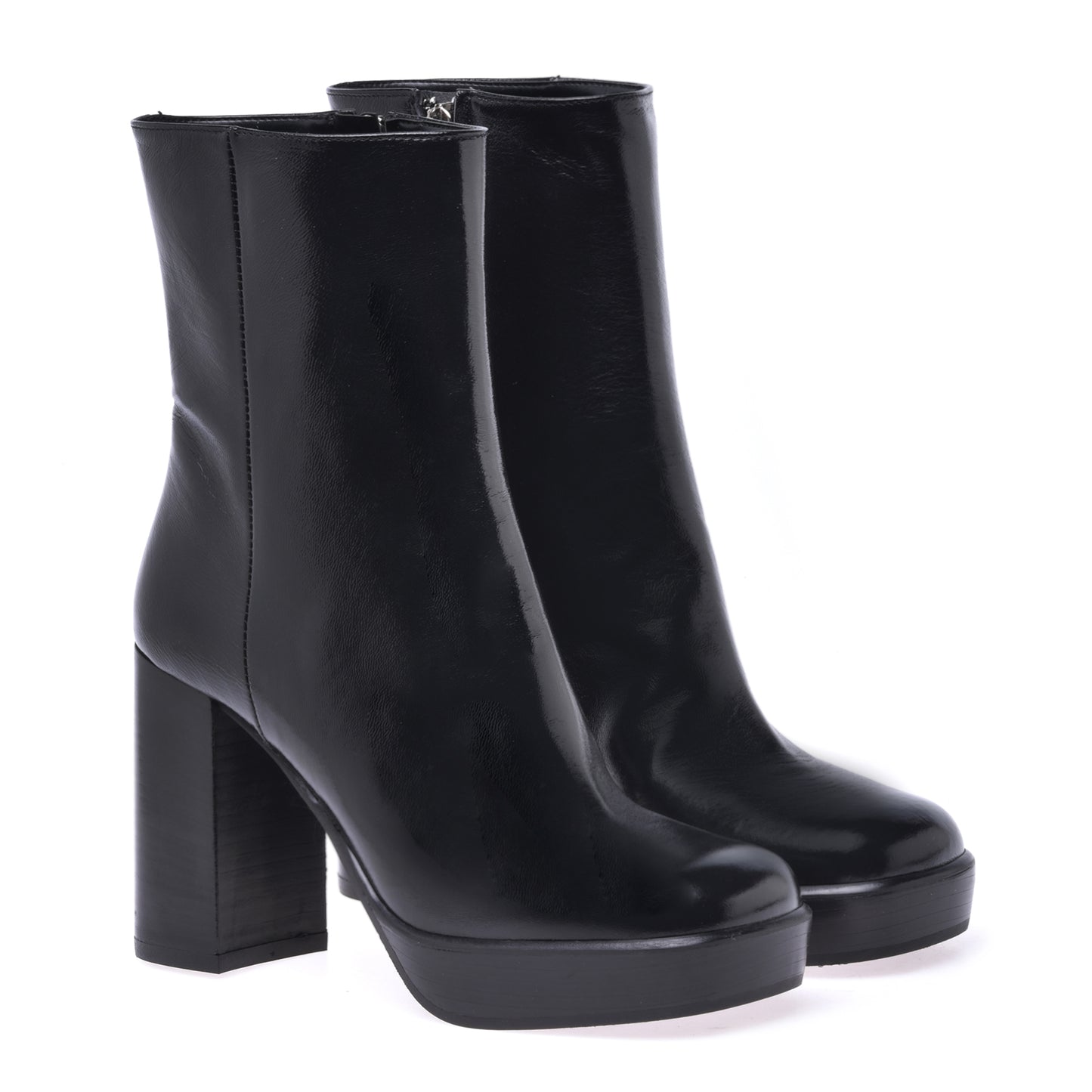 Ankle boot in soft black patent leather