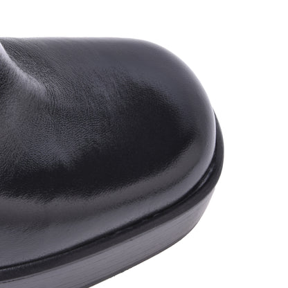 Ankle boot in soft black patent leather