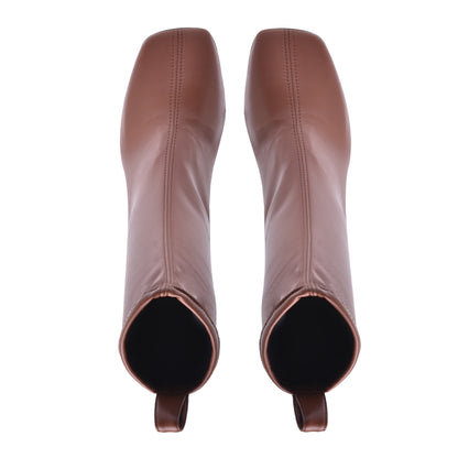 Stretchy ankle boots in hide