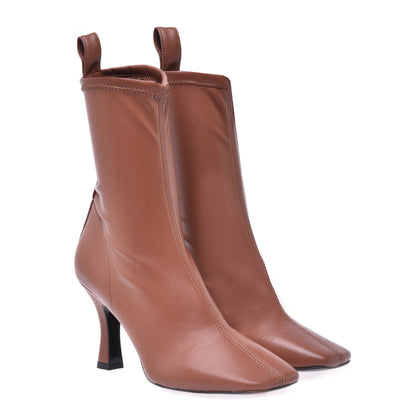 Stretchy ankle boots in hide