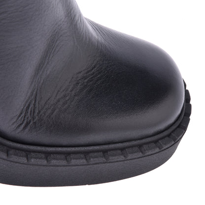 Ankle boots in black calfskin