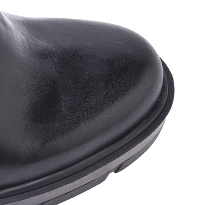 Ankle boots in black calfskin