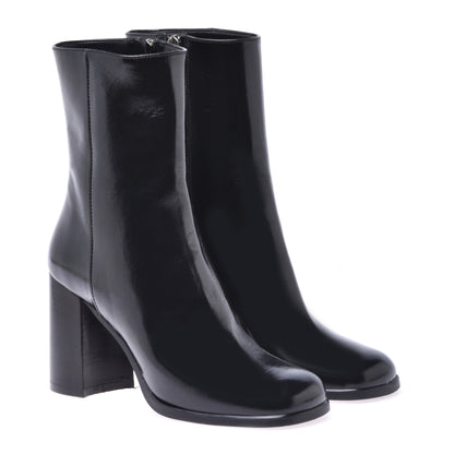 Ankle boot in soft black patent leather