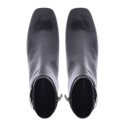Ankle boots in black calfskin