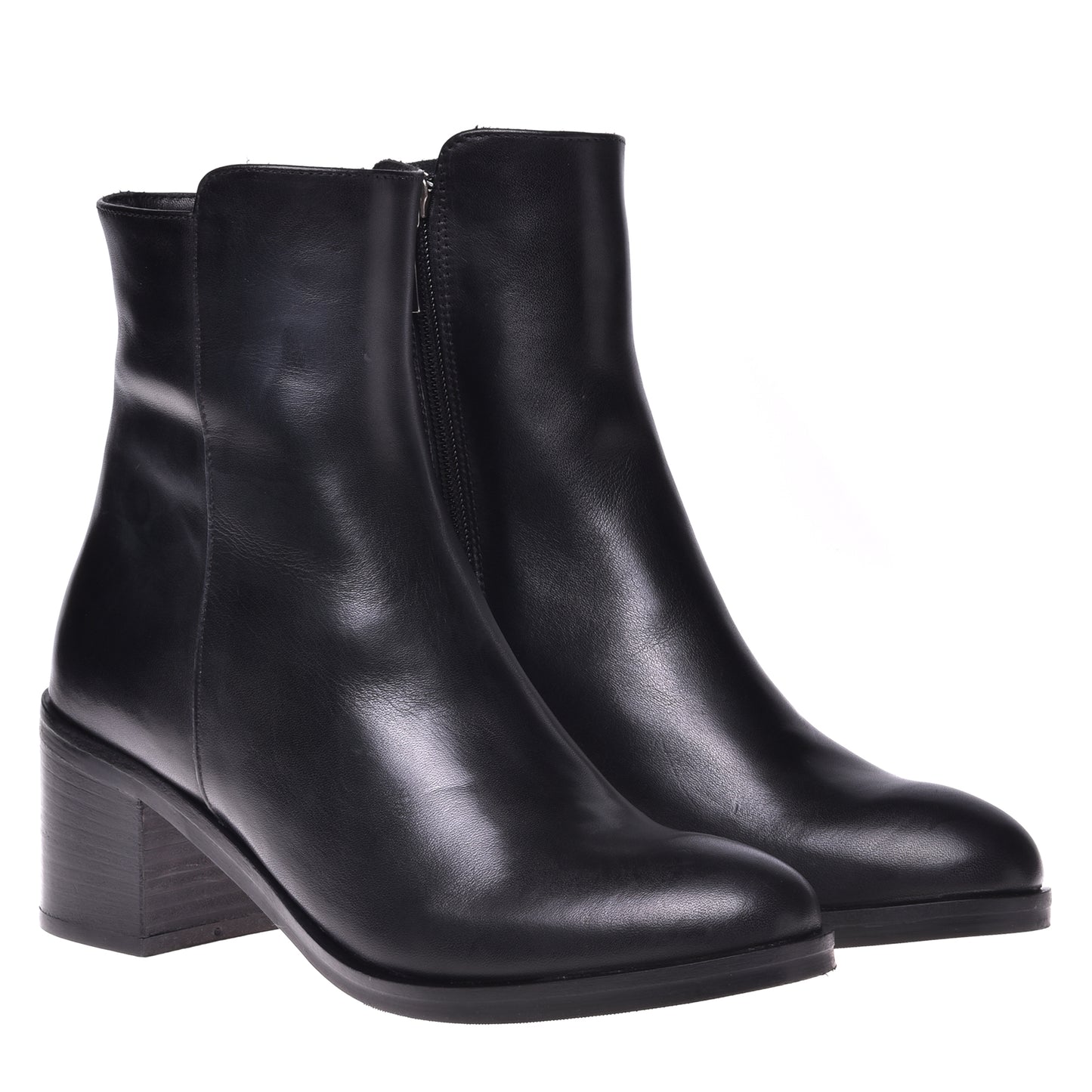 Ankle boots in black calfskin
