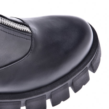 Ankle boots in black calfskin