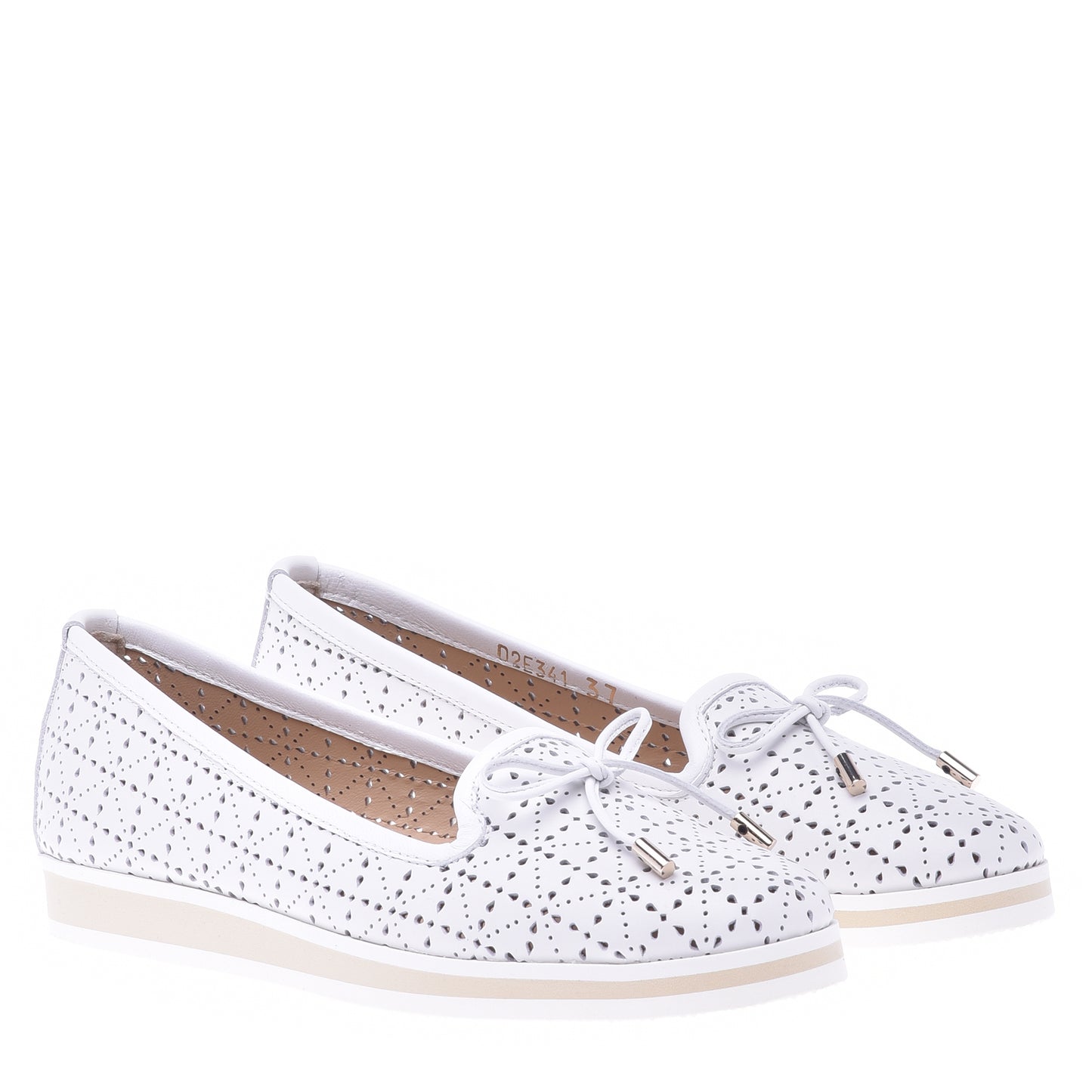 Ballerine en cuir perforé blanc