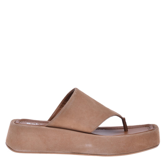 Tongs en daim brun