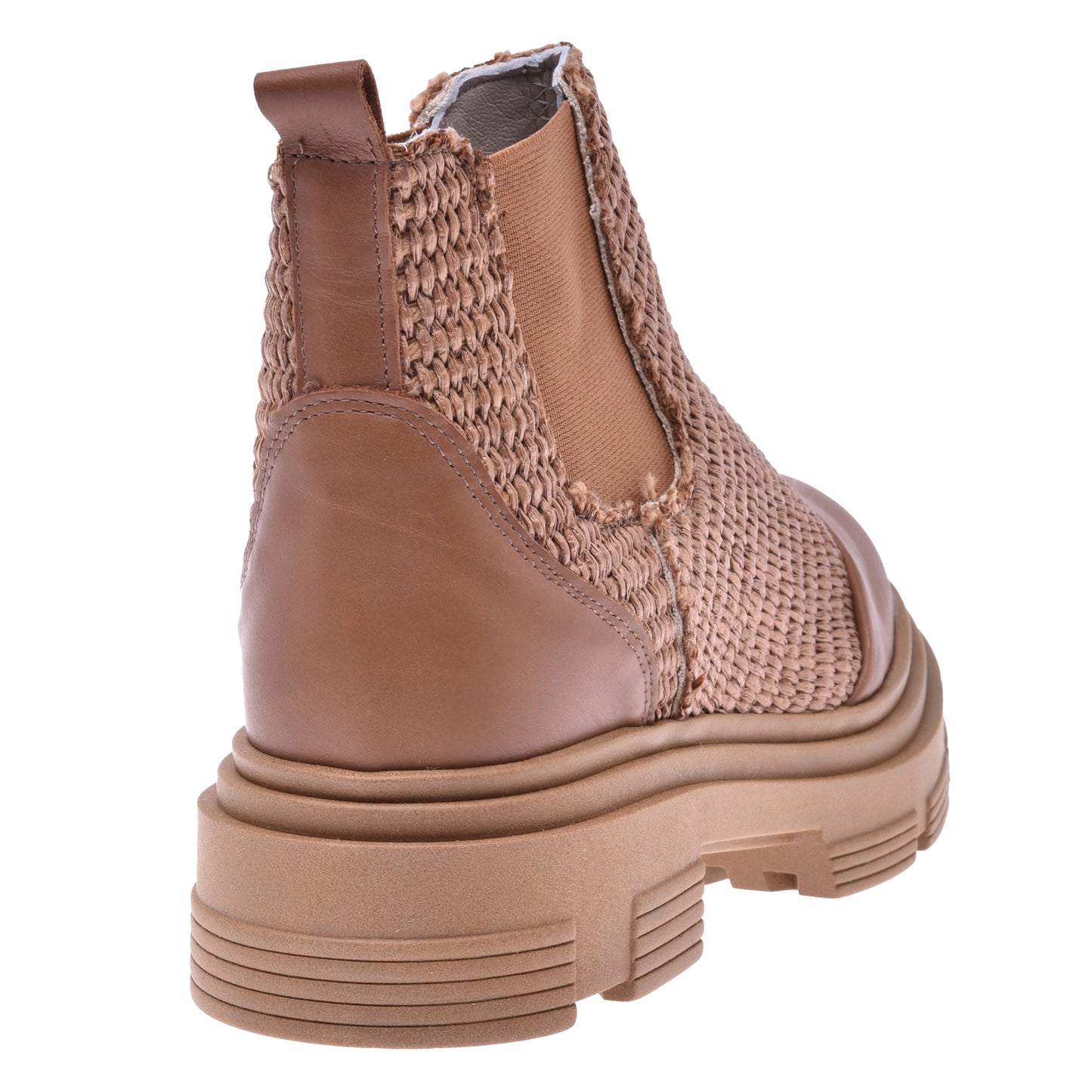 Ankle boots in raffia and tan nappa leather