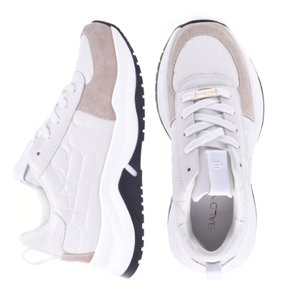 Baskets basses en cuir de veau blanc laiteux